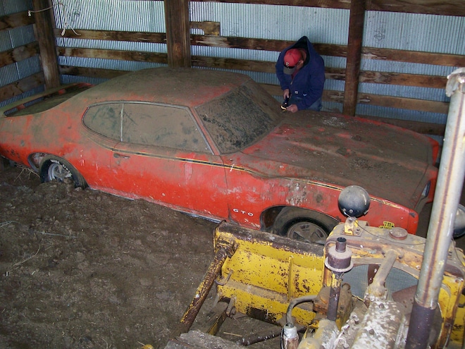 1969-Pontiac-GTO-Judge-barn-find1.jpg