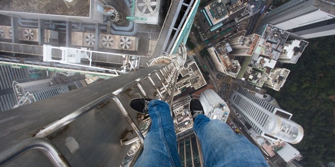 9030-Don_t_look_down_Germany_teenager_Andrej_Clesielski_climbed_the_M-a-14_1427189631850-660x330.jpg