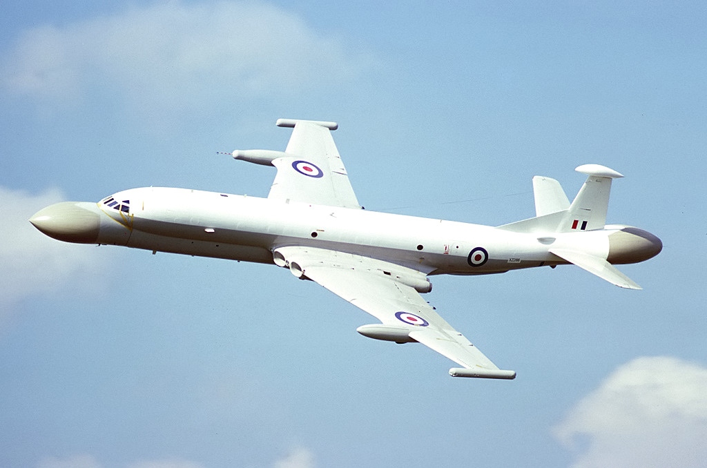 British_Aerospace_Nimrod_AEW3%2C_UK_-_Air_Force_AN0792940.jpg