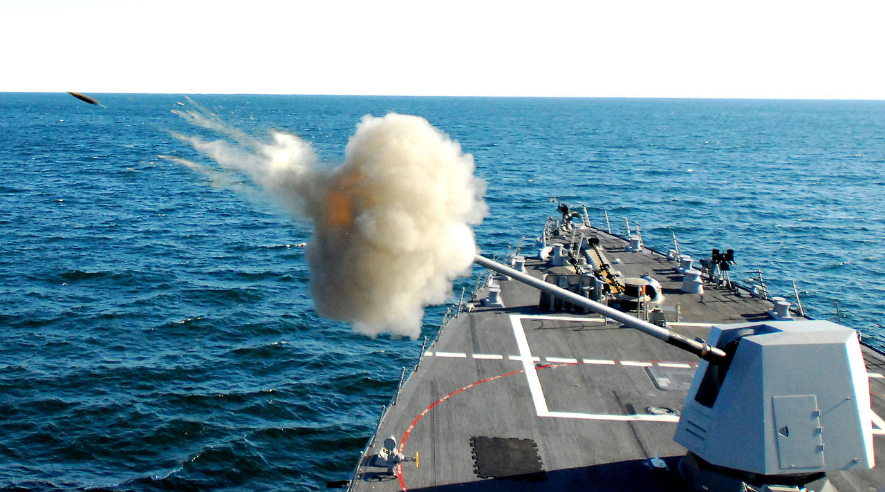 est_Sherman_%2528DDG_98%2529_test_fires_its_five-inch_gun_on_the_bow_of_the_ship_during_training.jpg