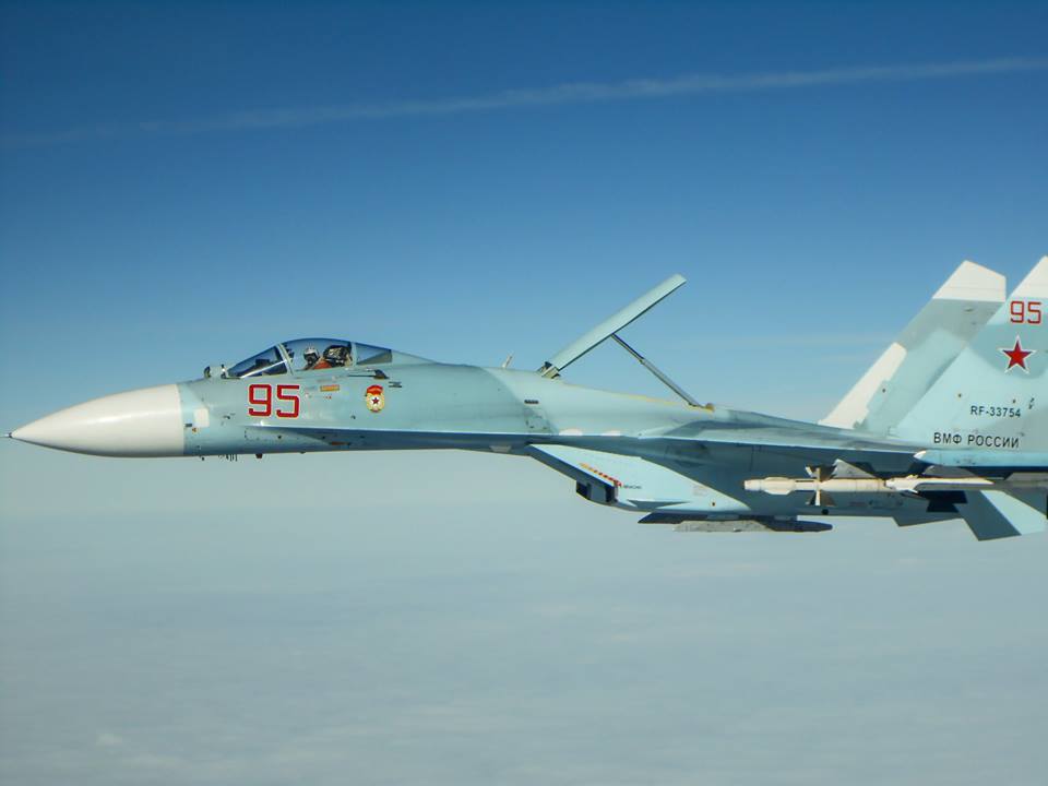 F-16-vs-Su-27-2.jpg