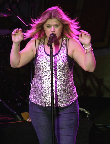 Kelly-Clarkson-is-Fat.jpg
