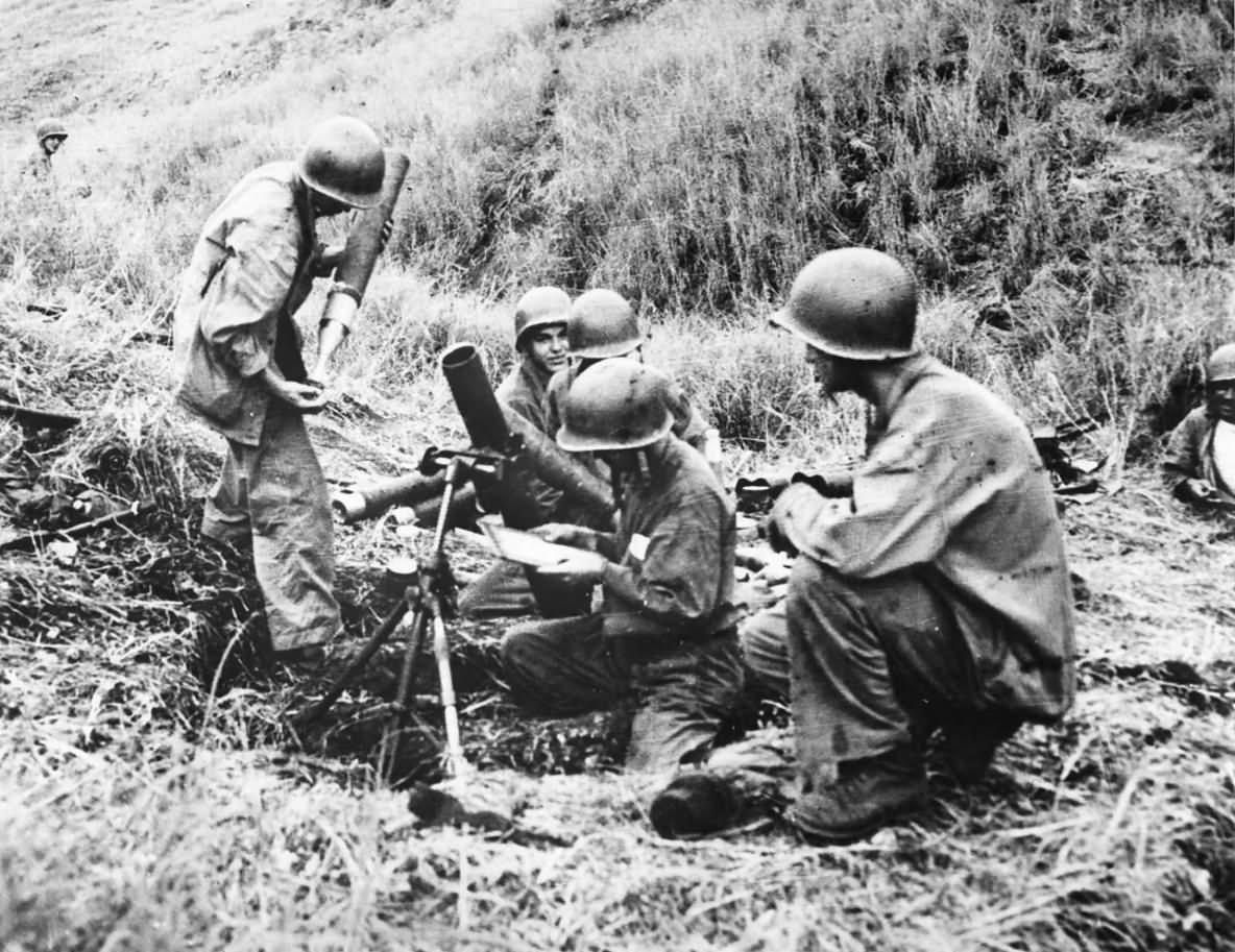 Marine_Mortar_Squad_in_Action_on_Guadalcanal.jpg